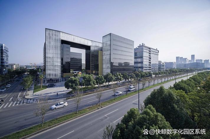 智慧园区系统集成解决方案主要包含哪些关键组件?